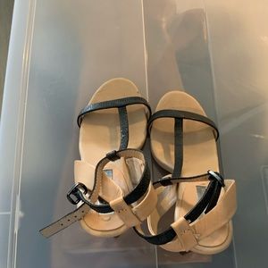 Bcbg t bar shoes  beige and black! Size 7.5 . Perfect neutral shoes